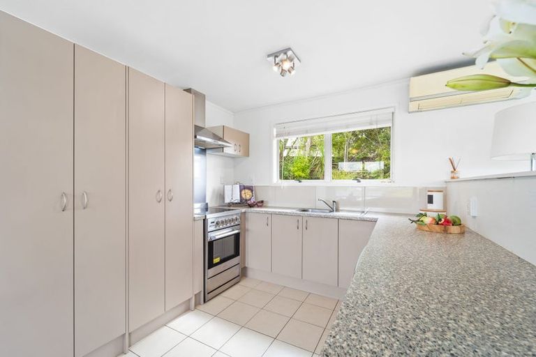 Photo of property in 11 Babington Place, Torbay, Auckland, 0630