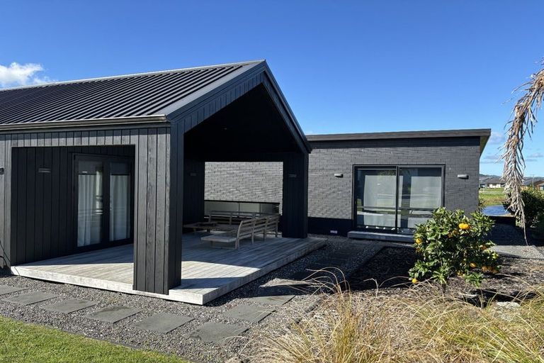 Photo of property in 102 Wairau Drive, Tikipunga, Whangarei, 0112