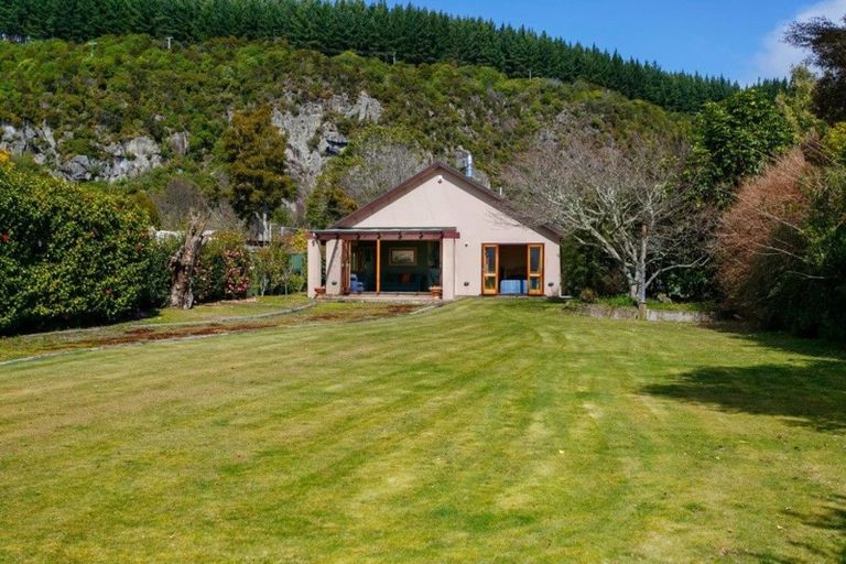 Photo of property in 14 Motuoapa Esplanade, Motuoapa, 3382