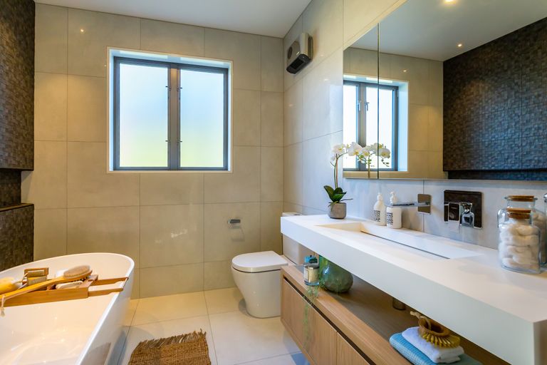 Photo of property in 10 Hilltop Lane, Mount Pleasant, Christchurch, 8081