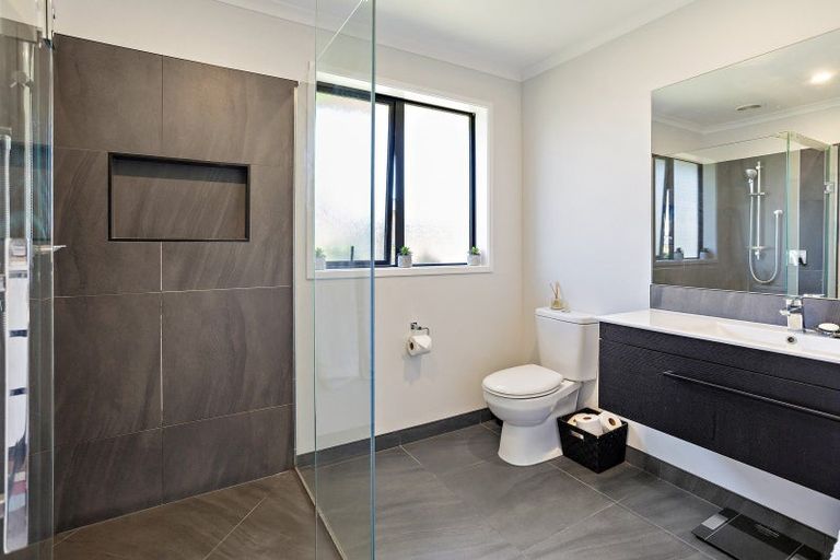 Photo of property in 29 Awatea Drive, Whitianga, 3510