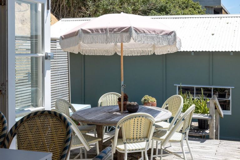 Photo of property in 35 The Strand, Onetangi, Waiheke Island, 1081