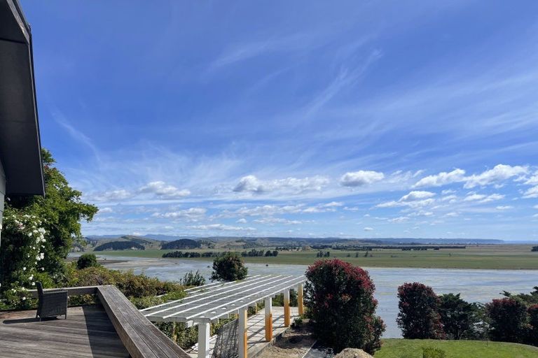 Photo of property in 290 Poraiti Road, Poraiti, Napier, 4182