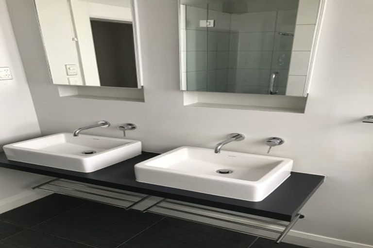 Photo of property in 25 Cameron Road, Bluff Hill, Napier, 4110