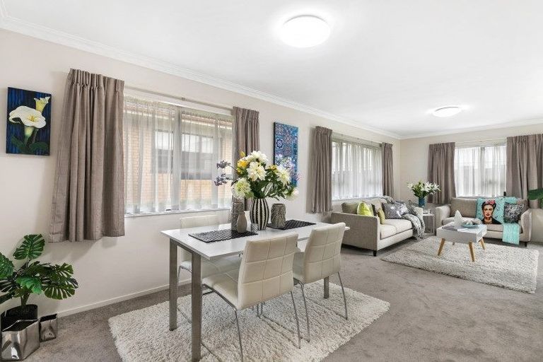 Photo of property in 2/327 Great South Road, Papakura, 2110