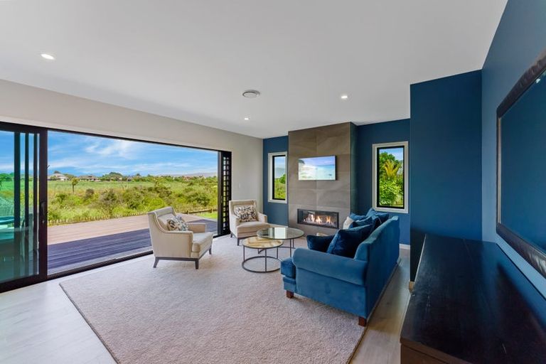 Photo of property in 5 Taranui Way, Paraparaumu Beach, Paraparaumu, 5032
