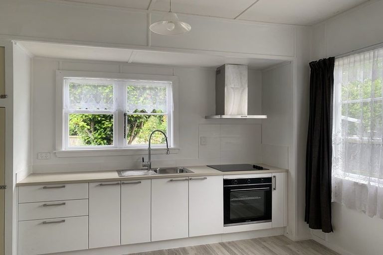 Photo of property in 32 Riley Crescent, Woolston, Christchurch, 8023