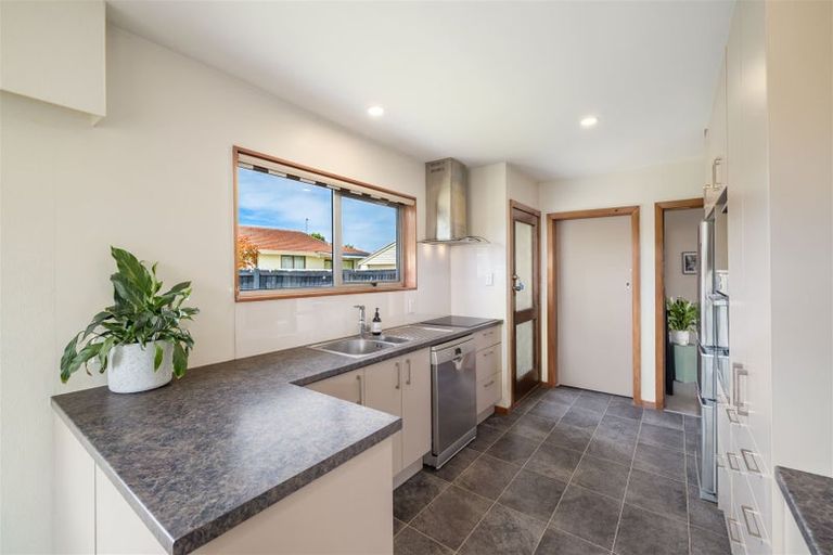 Photo of property in 325 Sawyers Arms Road, Bishopdale, Christchurch, 8053
