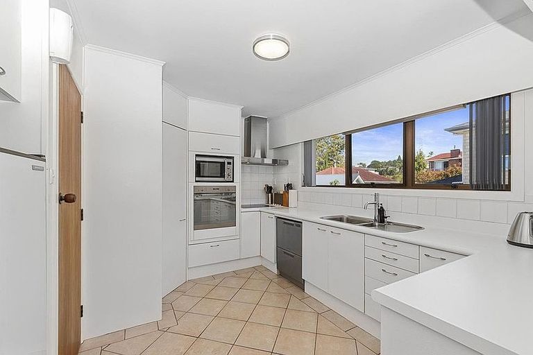 Photo of property in 133 Tiroroa Avenue, Te Atatu South, Auckland, 0610