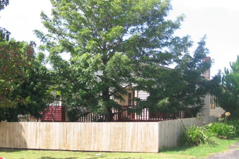 Photo of property in 1/11 Pine Street, New Lynn, Auckland, 0600