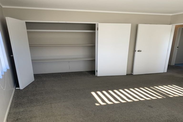 Photo of property in 49 Dungarvon Place, Clendon Park, Auckland, 2103