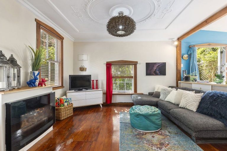 Photo of property in 77 Holloway Road, Aro Valley, Wellington, 6021
