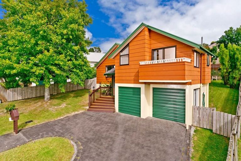 Photo of property in 12 Palliser Lane, Browns Bay, Auckland, 0630