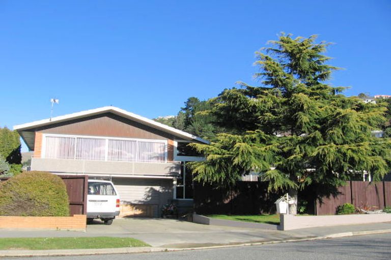 Photo of property in 1 Gunns Crescent, Cashmere, Christchurch, 8022