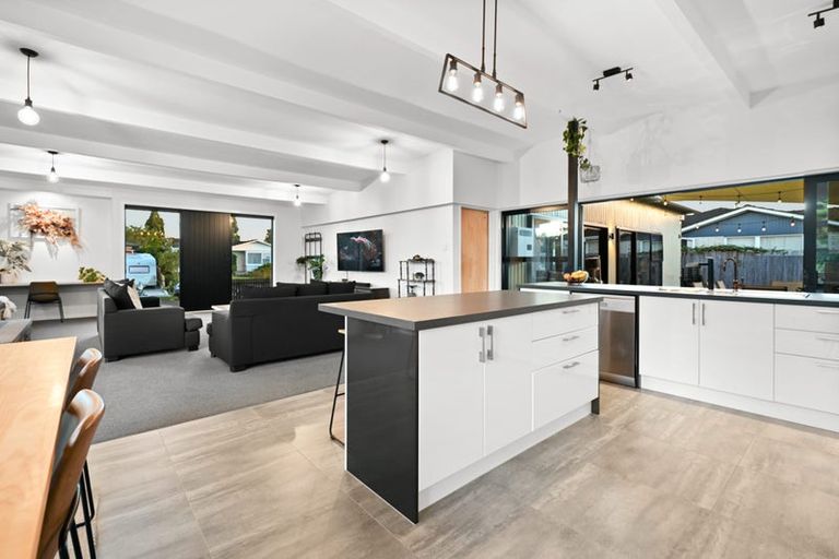 Photo of property in 11 Hillary Street, Chedworth, Hamilton, 3210