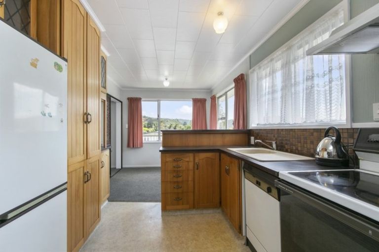 Photo of property in 31 Holland Street, Wainuiomata, Lower Hutt, 5014