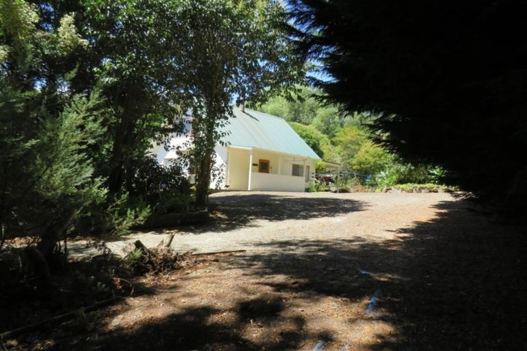 Photo of property in 18 Omarae Road, Pahi, Paparoa, 0571