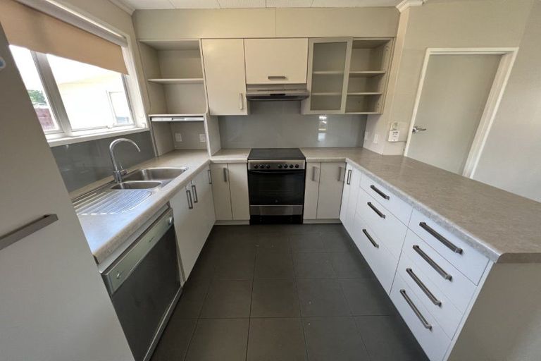 Photo of property in 92 Long Melford Road, Awapuni, Palmerston North, 4412