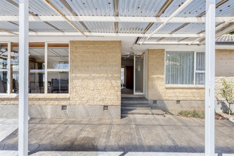 Photo of property in 8 Davidson Crescent, Hornby, Christchurch, 8042