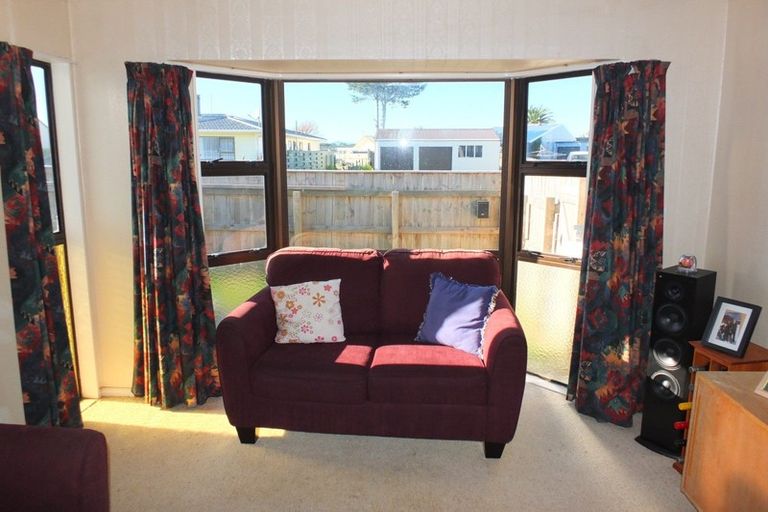 Photo of property in 12 Low Avenue, Foxton Beach, Foxton, 4815