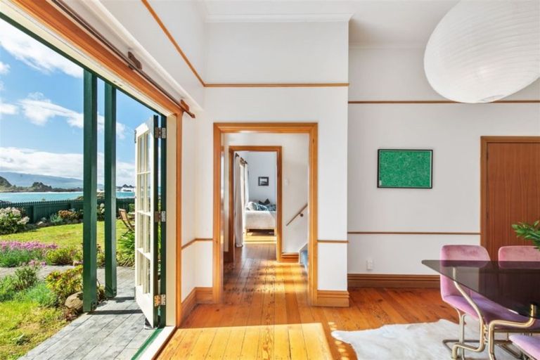 Photo of property in 346 The Esplanade, Island Bay, Wellington, 6023