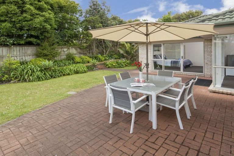 Photo of property in 27 Corta Bella Place, Golflands, Auckland, 2013