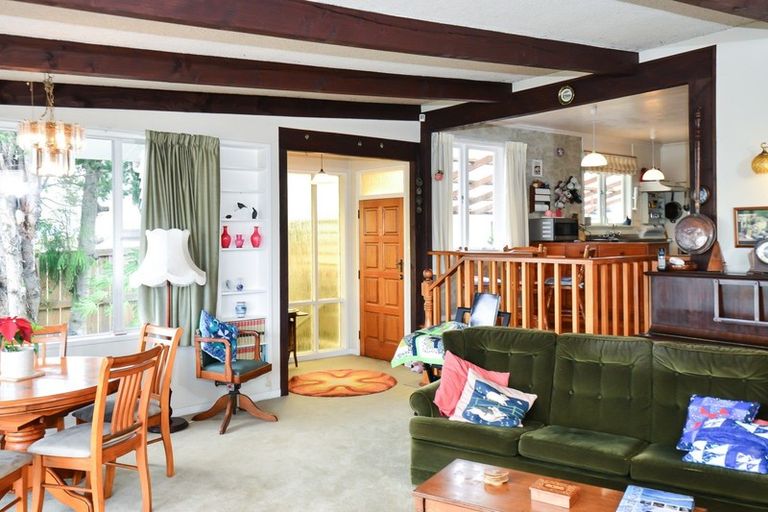 Photo of property in 100 Forest Lake Road, Forest Lake, Hamilton, 3200