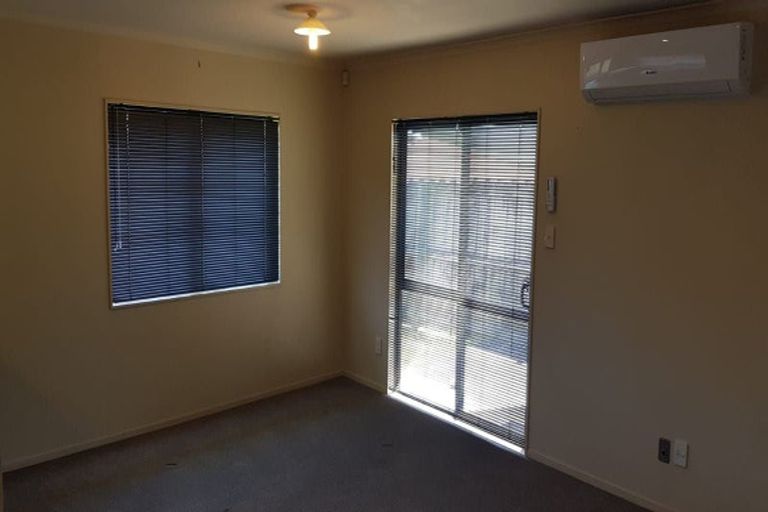 Photo of property in 26 Carisbrook Crescent, Papakura, 2110
