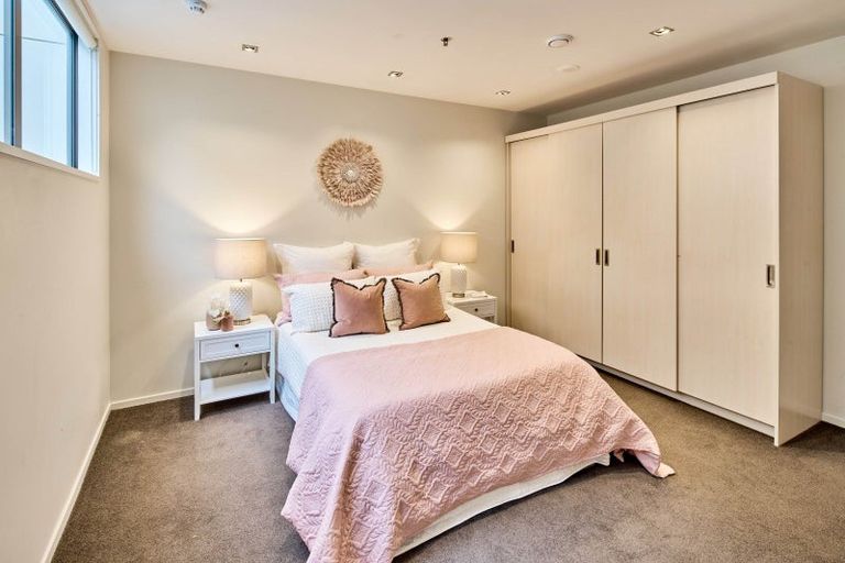 Photo of property in Patent 326 Apartments, 504s/326 Evans Bay Parade, Hataitai, Wellington, 6021