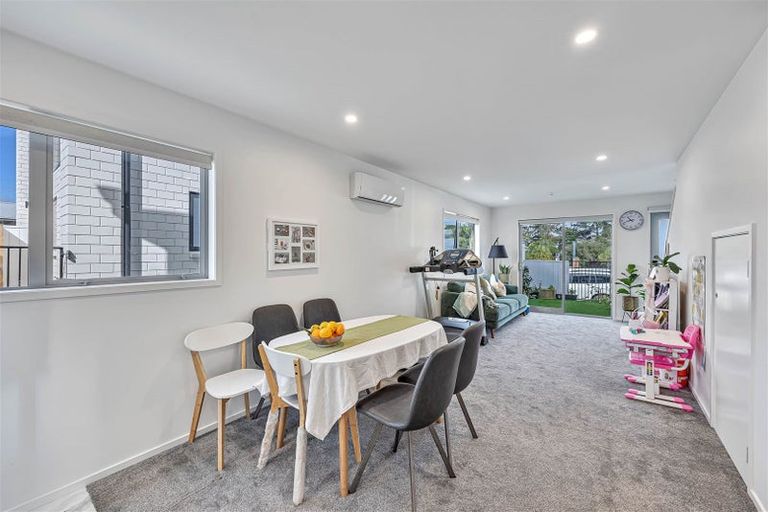 Photo of property in 3/21 Titoki Street, Te Atatu Peninsula, Auckland, 0610