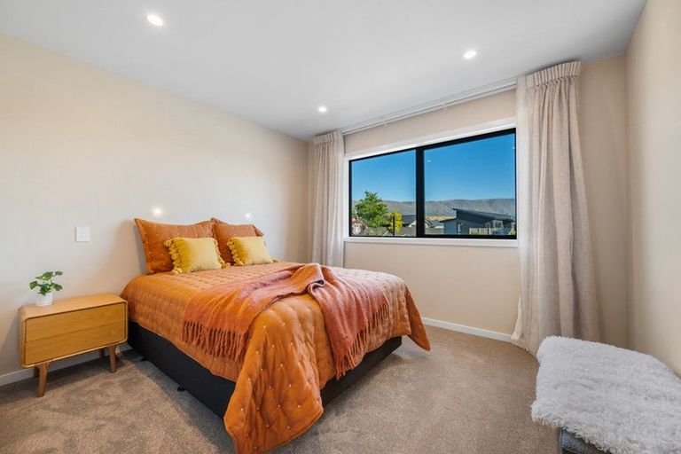 Photo of property in 16 Woods Crescent, Cromwell, 9310