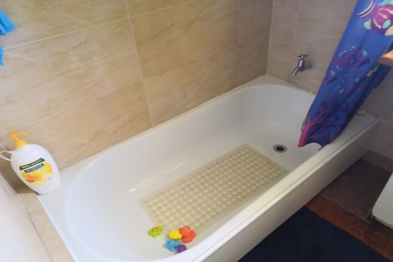 Photo of property in 16a Ennis Avenue, Pakuranga Heights, Auckland, 2010