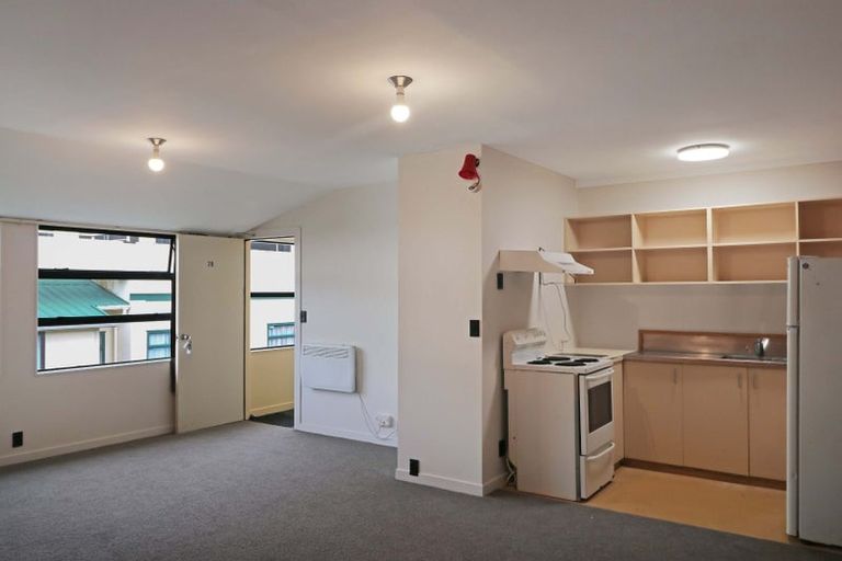 Photo of property in Te Awhina Apartments, 28/22 Sussex Street, Mount Cook, Wellington, 6021