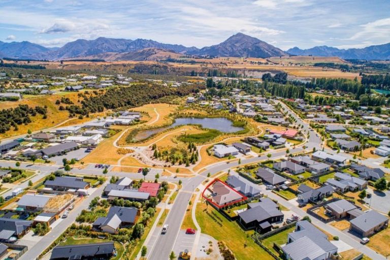 Photo of property in 25 Sherwin Avenue, Albert Town, Wanaka, 9305