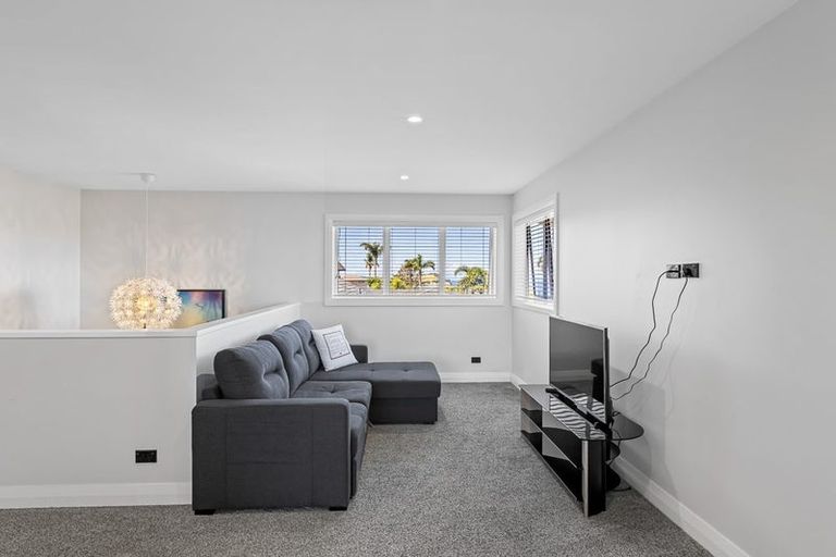 Photo of property in 16 Palm View Terrace, Gulf Harbour, Whangaparaoa, 0930