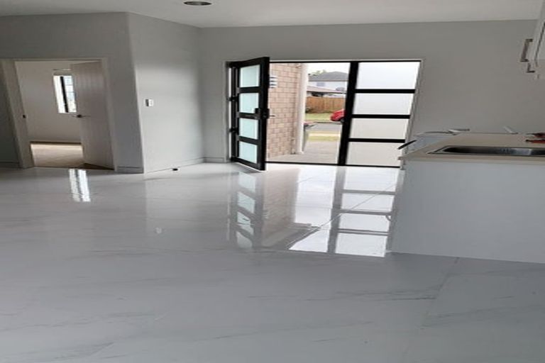 Photo of property in 2 Castlederg Drive, Flat Bush, Auckland, 2019