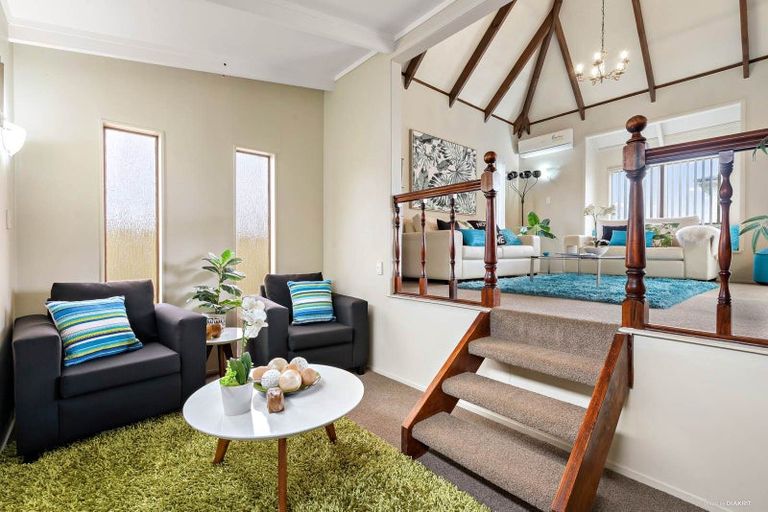 Photo of property in 46 Hobsonville Road, West Harbour, Auckland, 0618