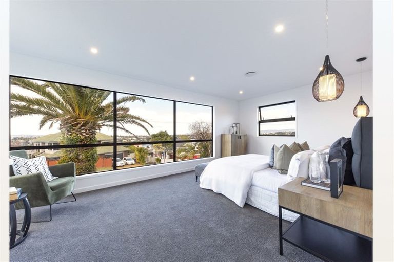 Photo of property in 142 West Harbour Drive, West Harbour, Auckland, 0618