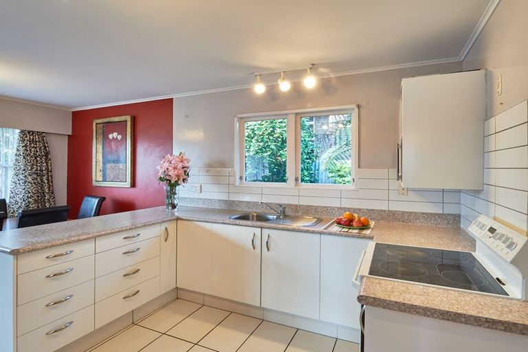 Photo of property in 48 Elmira Avenue, Hokowhitu, Palmerston North, 4410