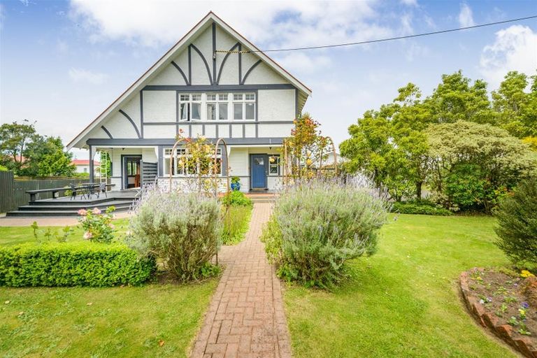 Photo of property in 27 High Street, Bulls, 4818