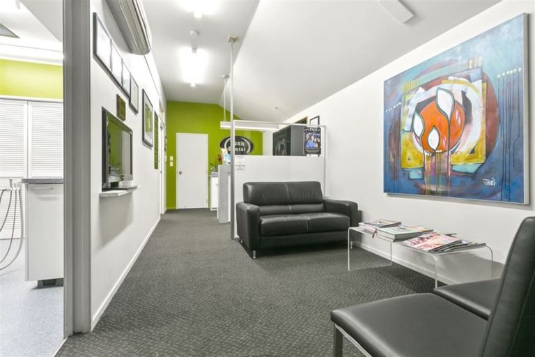 Photo of property in 2/14 Hastings Road, Mairangi Bay, Auckland, 0630