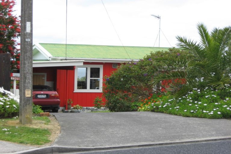 Photo of property in 1308 Whangaparaoa Road, Army Bay, Whangaparaoa, 0930