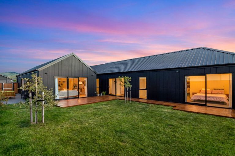 Photo of property in 6 Boag Place, Halswell, Christchurch, 8025