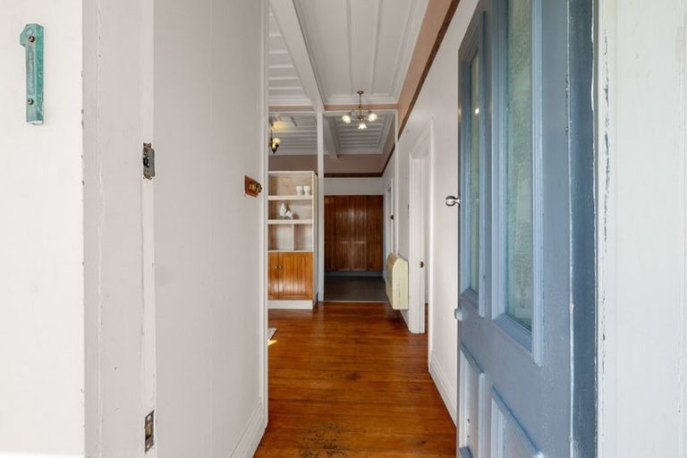 Photo of property in 1 Gaine Street, New Plymouth, 4310