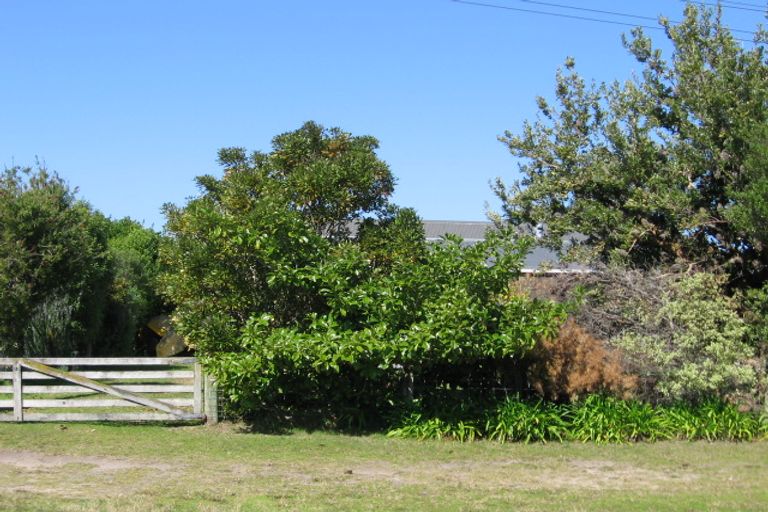 Photo of property in 94 Captain Cook Road, Cooks Beach, Whitianga, 3591