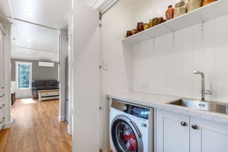 Photo of property in 16 Angle Street, Picton, 7220