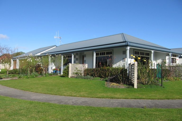 Photo of property in 19 Presidential Drive, Milson, Palmerston North, 4414