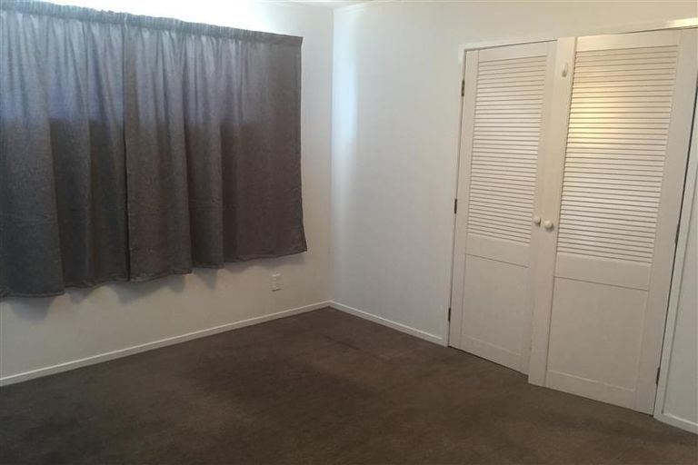 Photo of property in 2/26 Navigator Place, Papatoetoe, Auckland, 2025