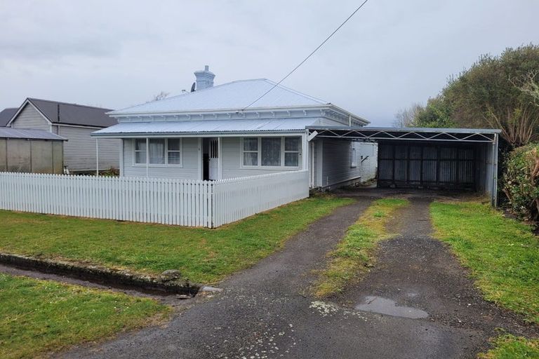 Photo of property in 6 Julian Street, Eltham, 4322