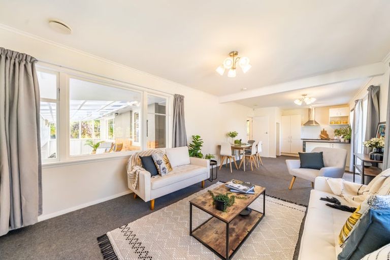 Photo of property in 10 Gillespies Road, Birchville, Upper Hutt, 5018